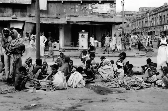 Calcutta - People on street suffering the famine